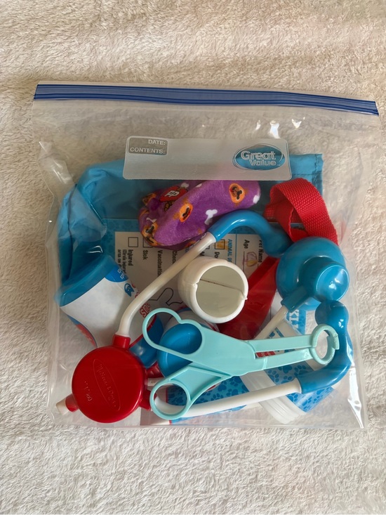 Melissa & Doug Other - Melissa & Doug veterinarian playset